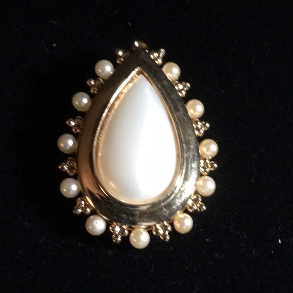 Vintage Sandi Miller Burrows brooch